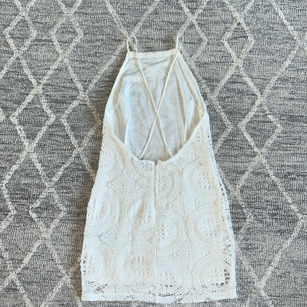 White dress - Picture 2 of 9
